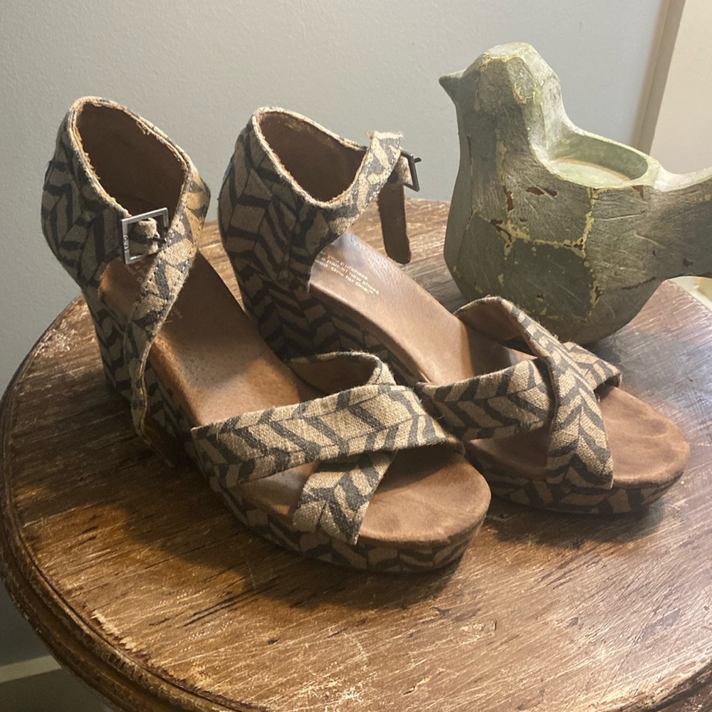 Toms Wedges